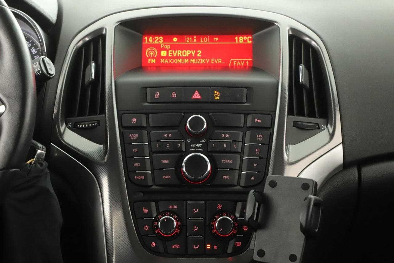 2011 Opel Astra - 16