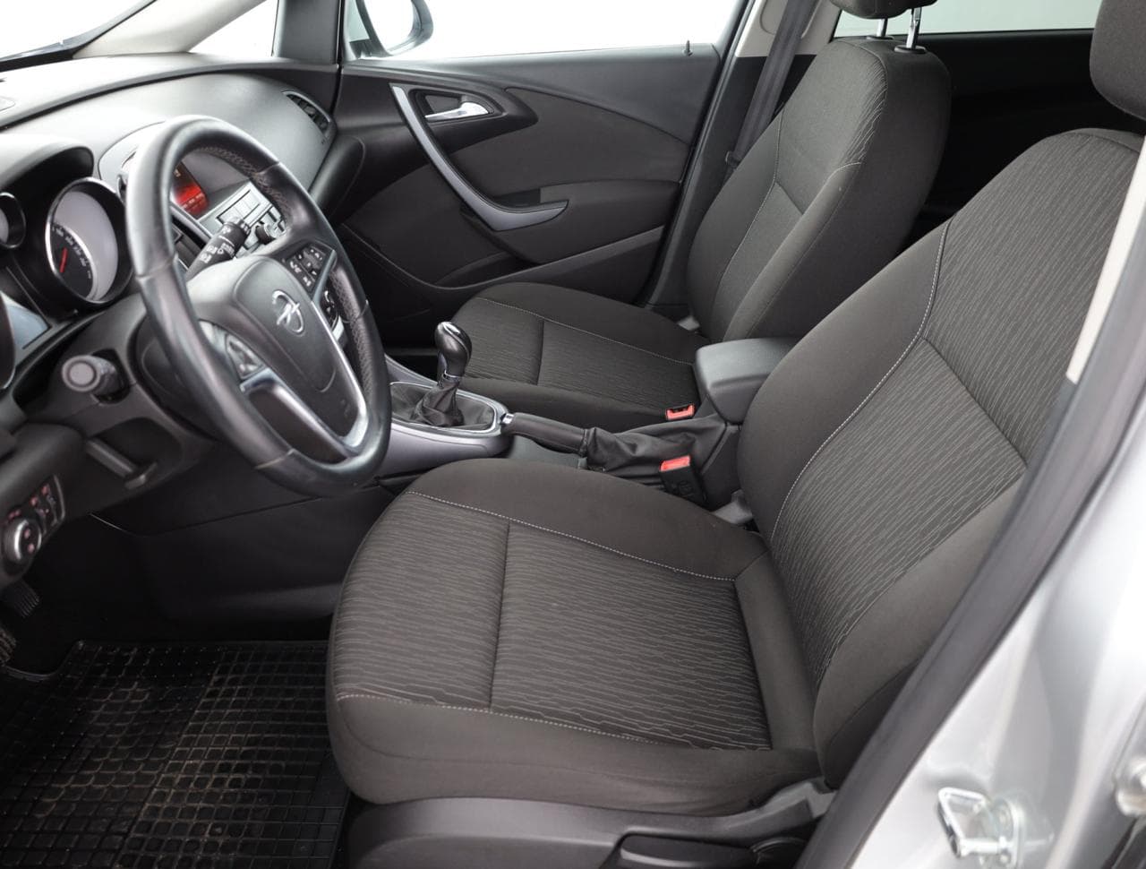 2015 Opel Astra - 13