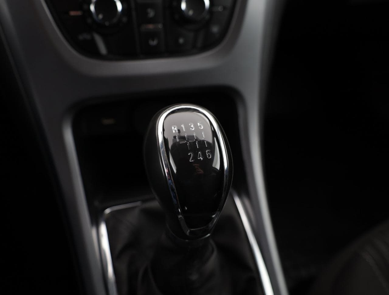 2015 Opel Astra - 18