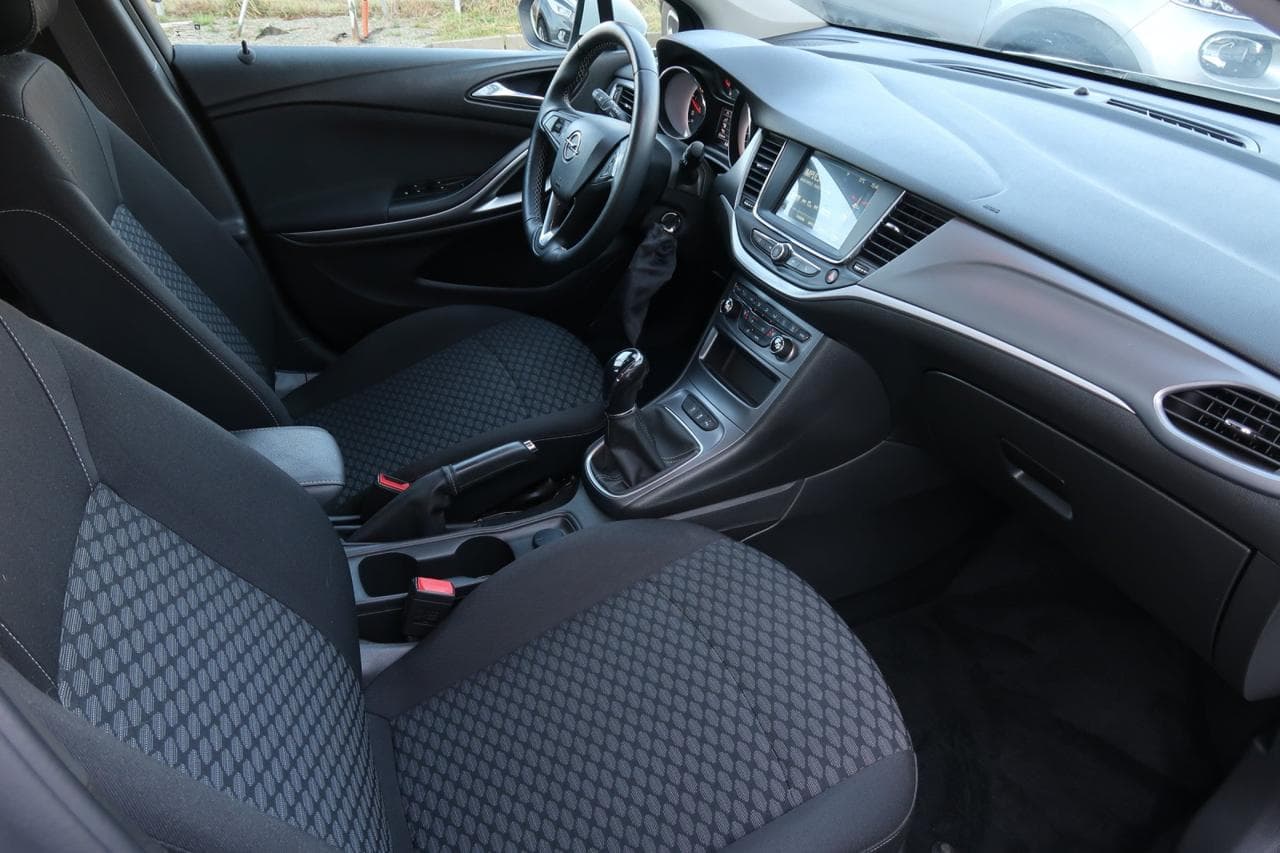 2019 Opel Astra - 12