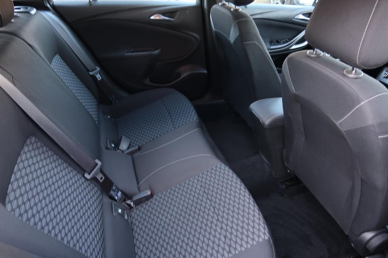 2019 Opel Astra - 13