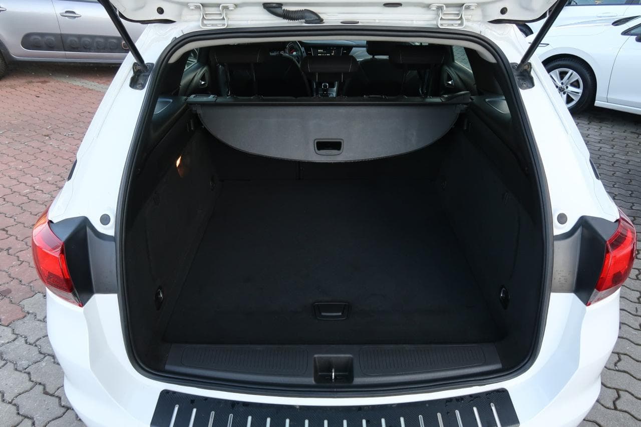 2019 Opel Astra - 19