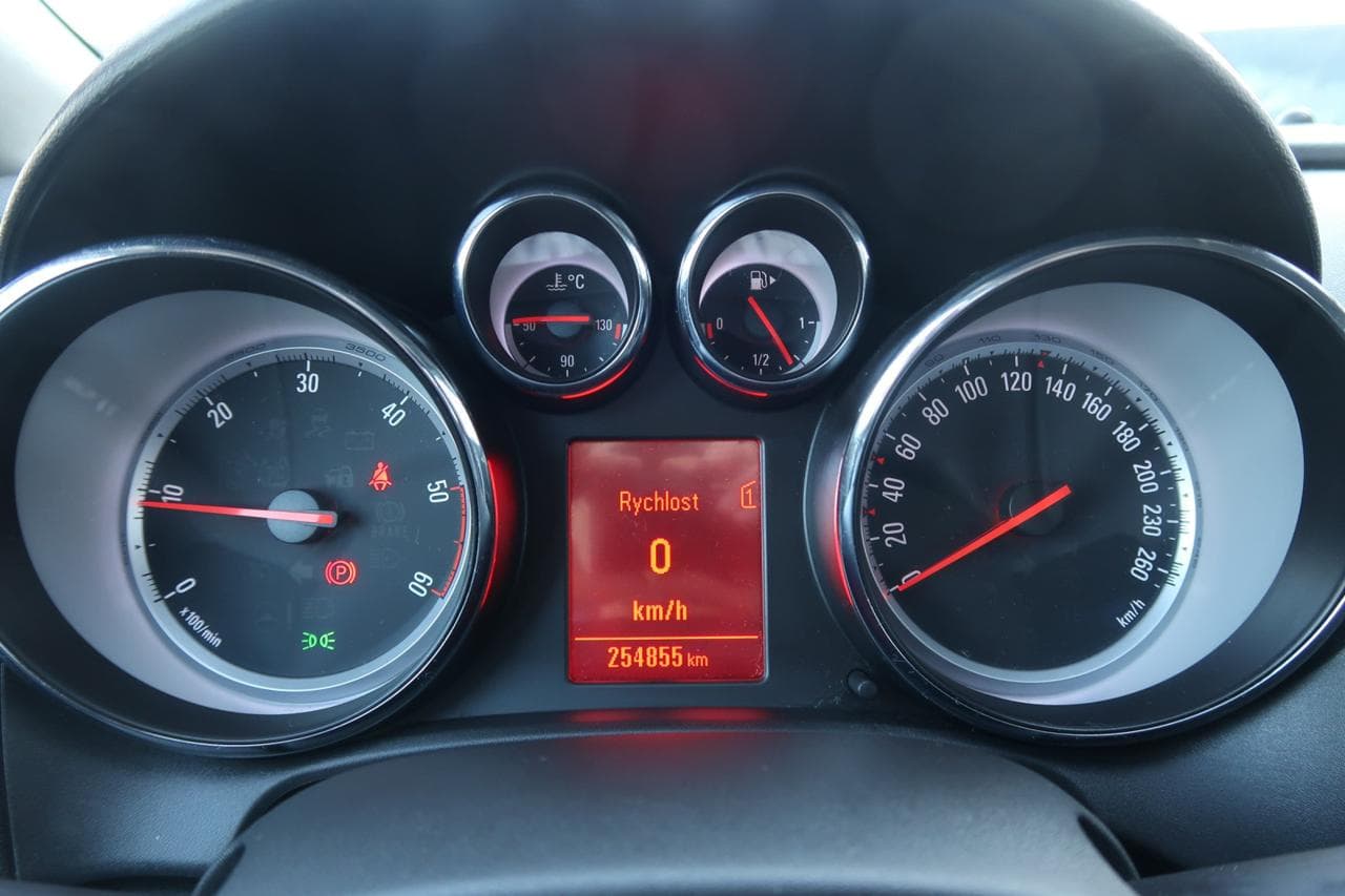 2012 Opel Astra - 17