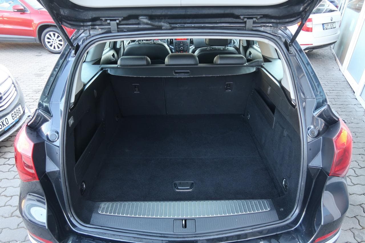 2012 Opel Astra - 19