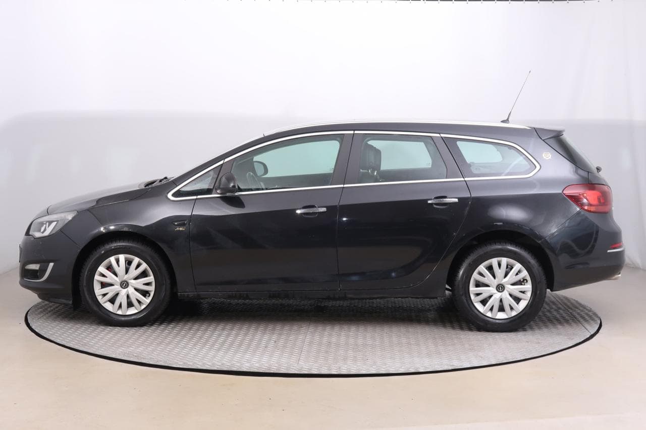 2012 Opel Astra - 4