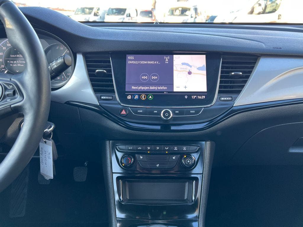 2020 Opel Astra - 11