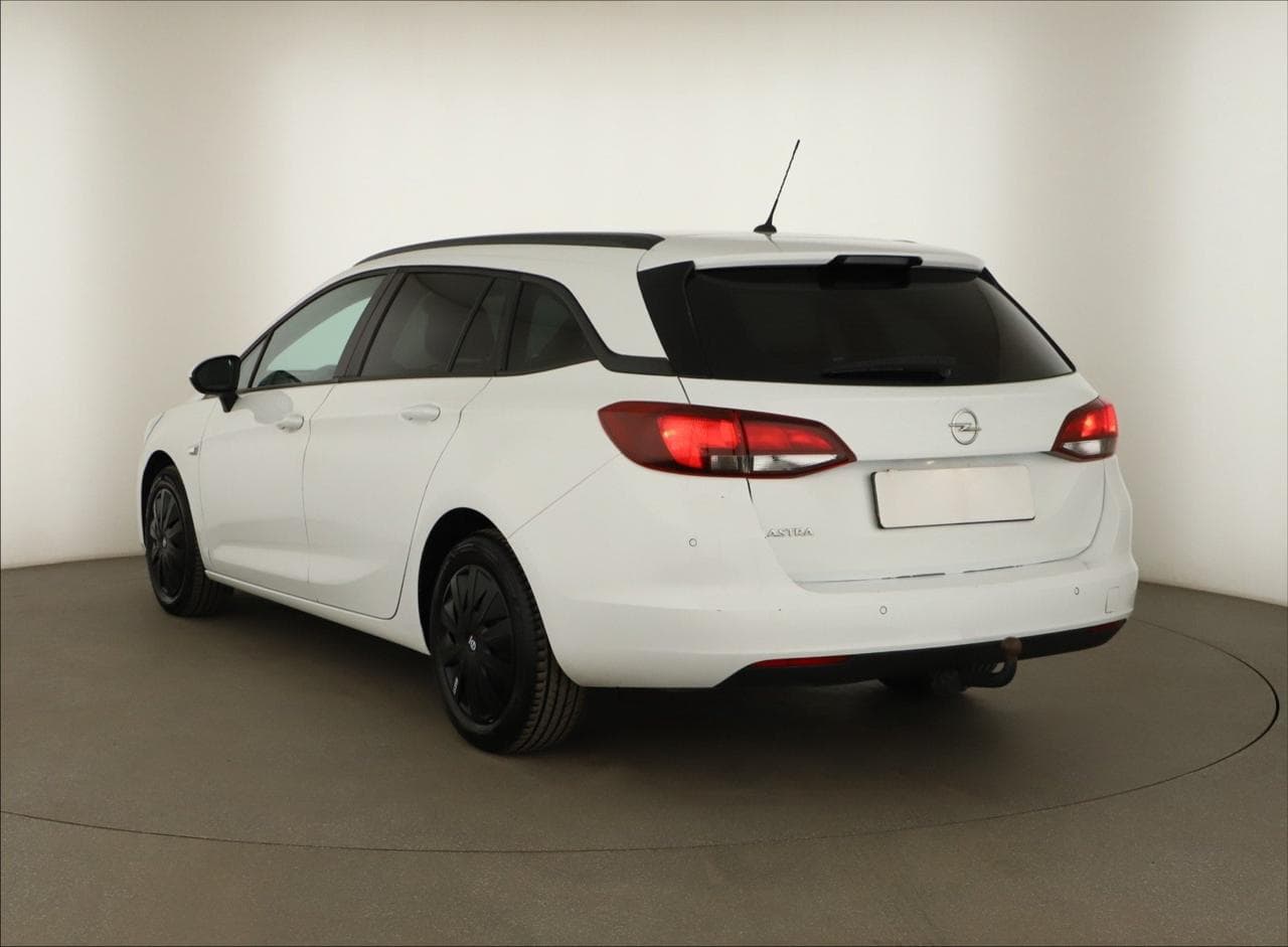 2020 Opel Astra - 5