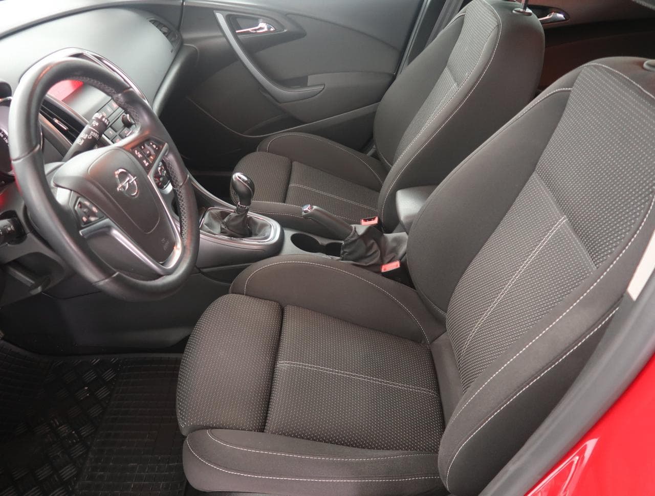 2015 Opel ASTRA - 16