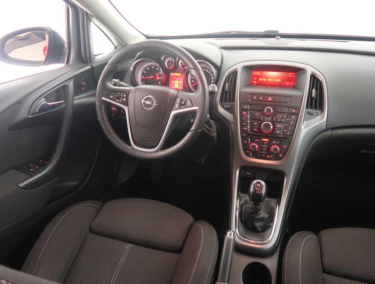 2015 Opel ASTRA - 9