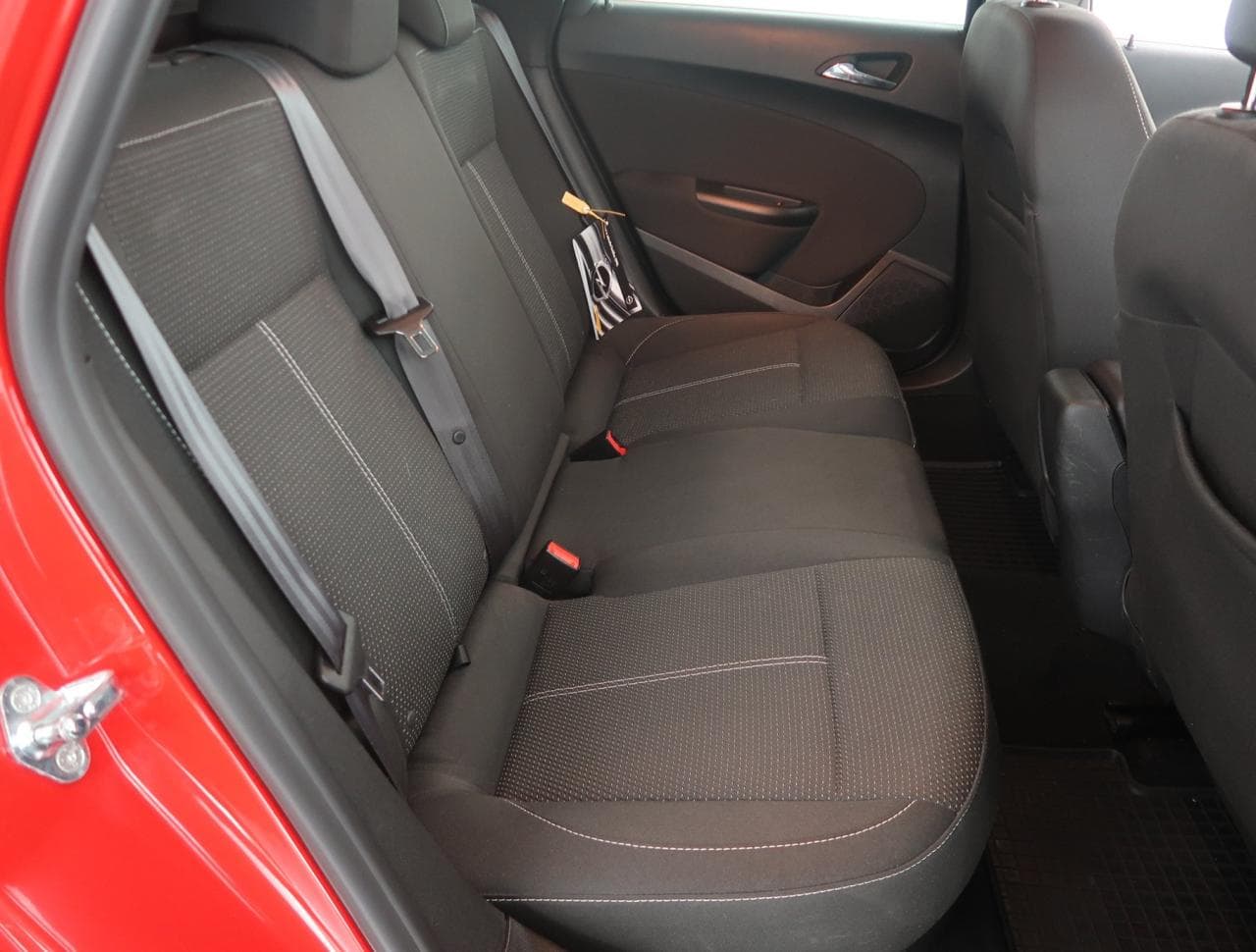 2015 Opel ASTRA - 13