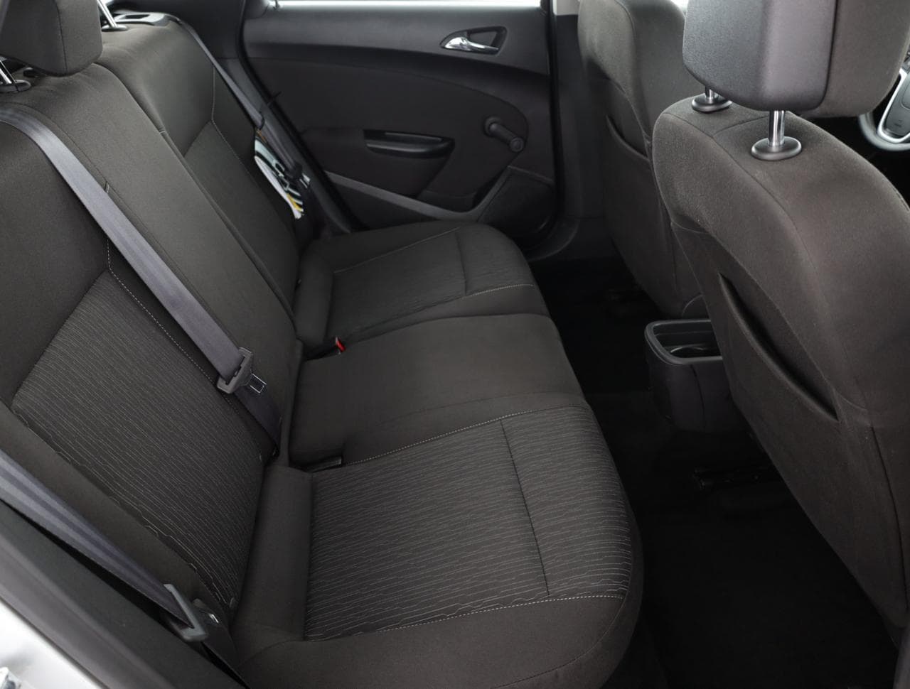 2016 Opel Astra - 11