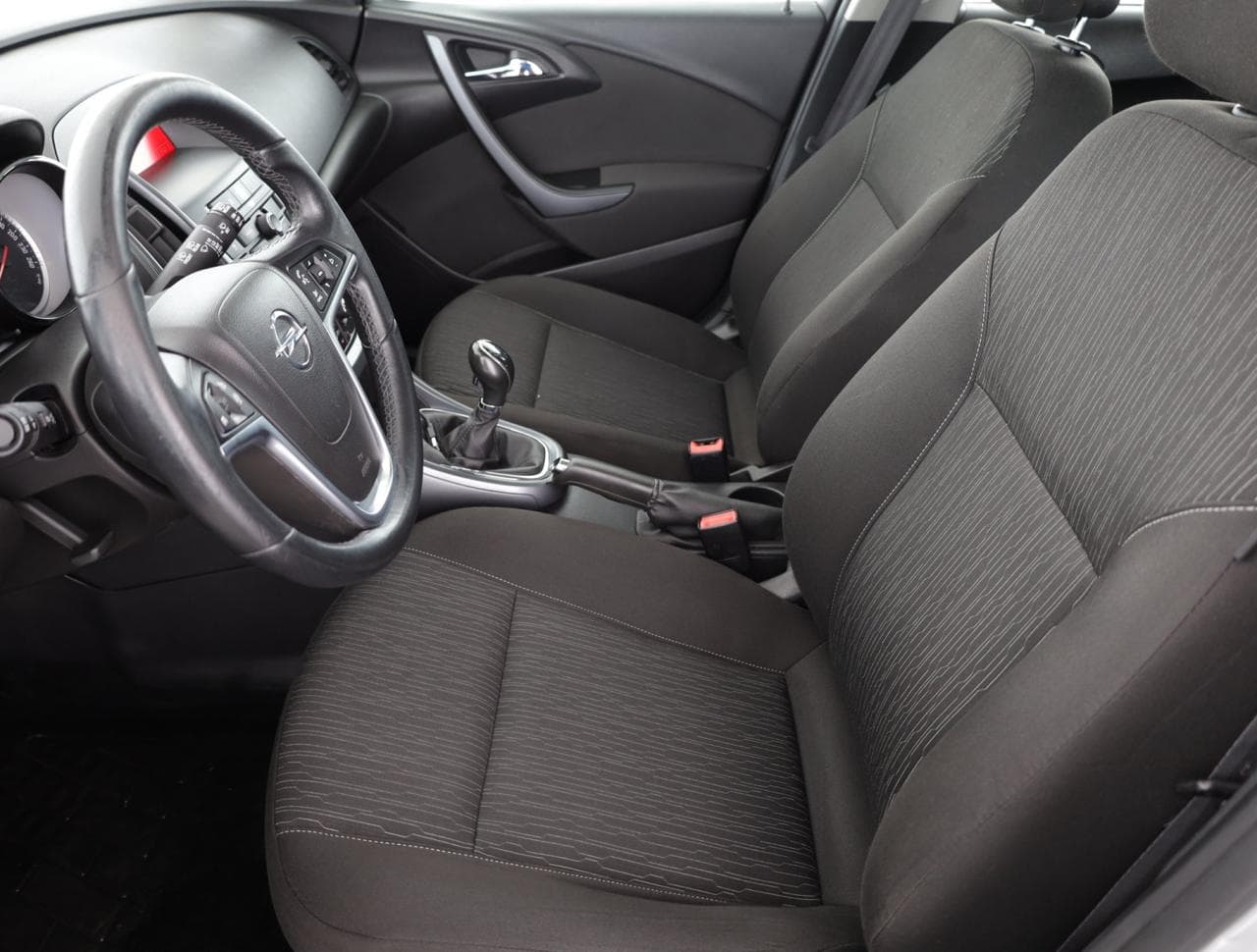 2016 Opel Astra - 13