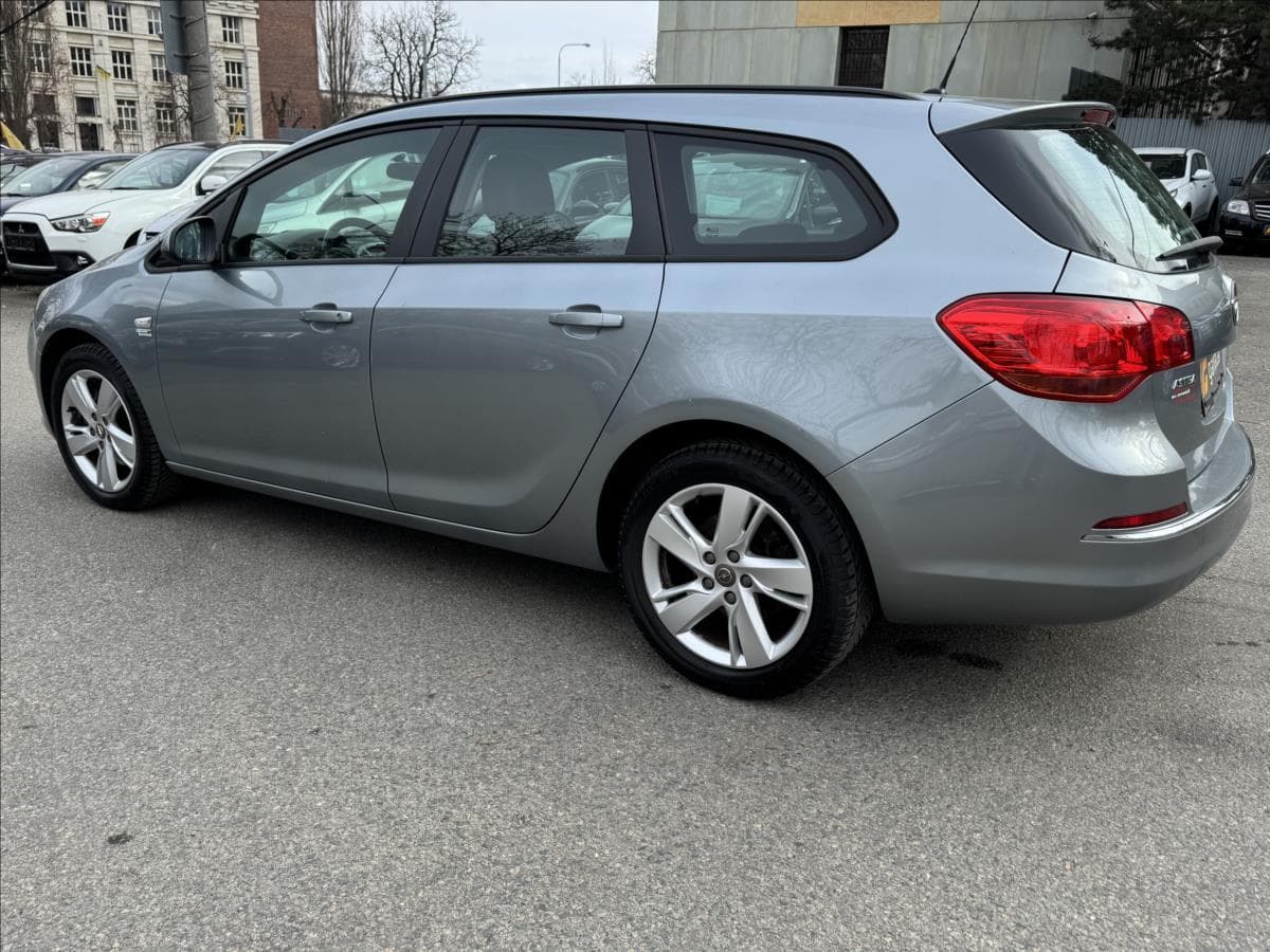 2013 Opel Astra - 6
