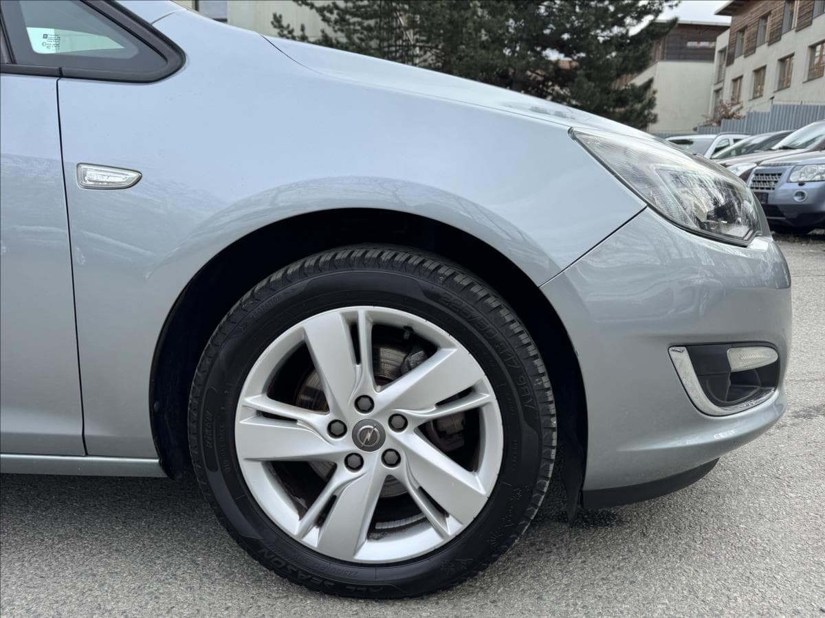 2013 Opel Astra - 18