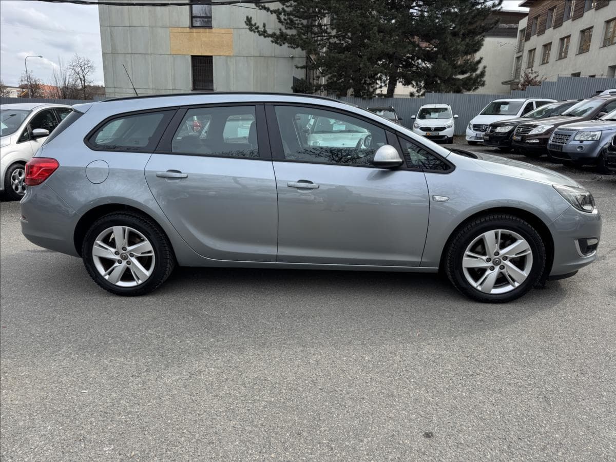 2013 Opel Astra - 13