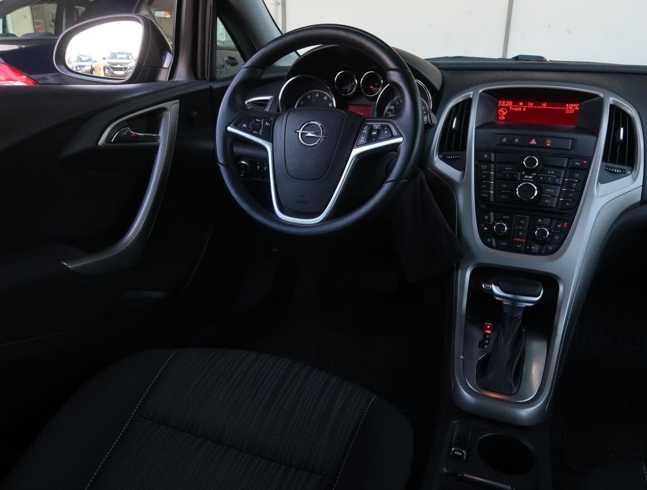 2011 Opel ASTRA - 9