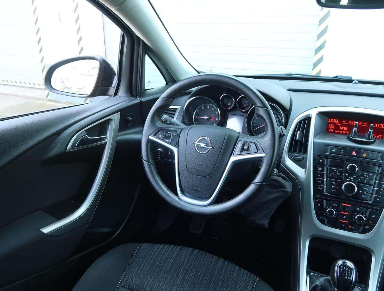 2011 Opel ASTRA - 9