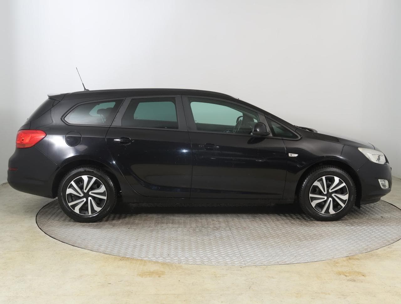 2011 Opel ASTRA - 8