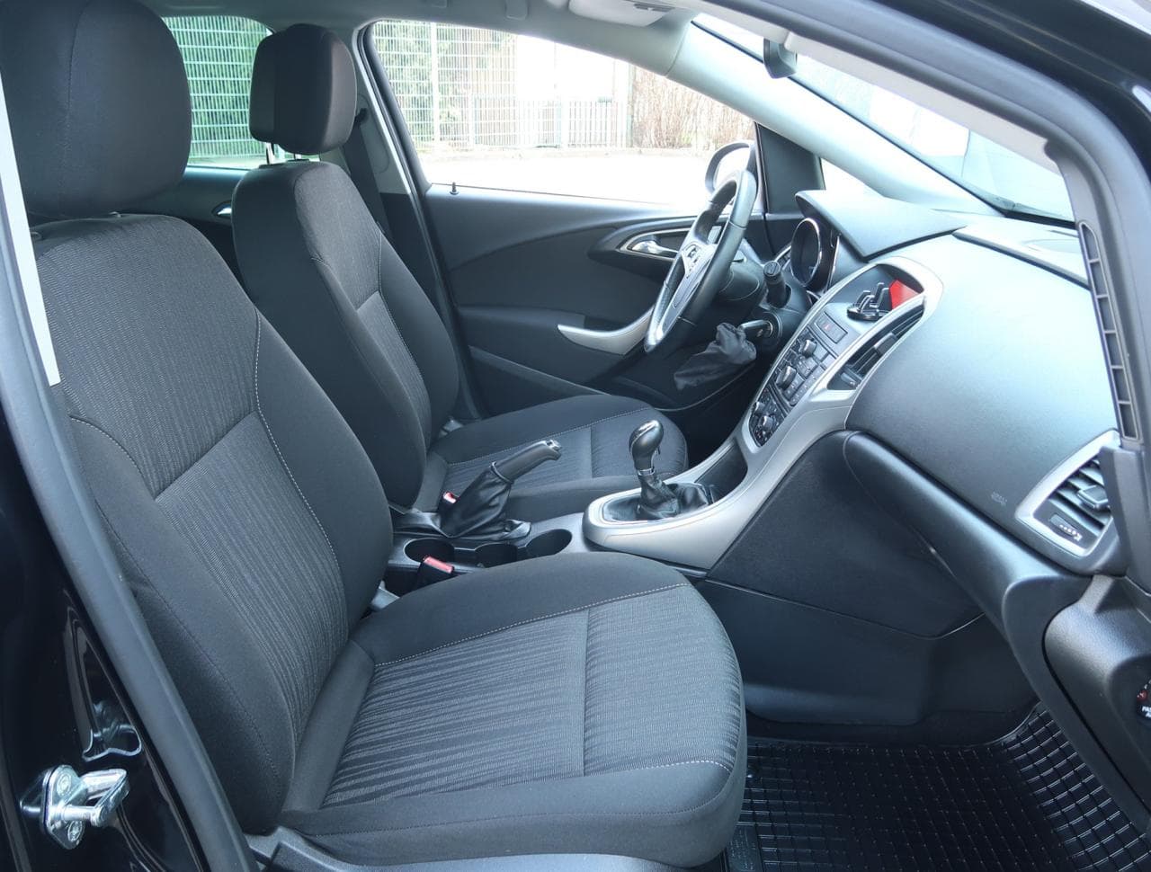 2011 Opel ASTRA - 12