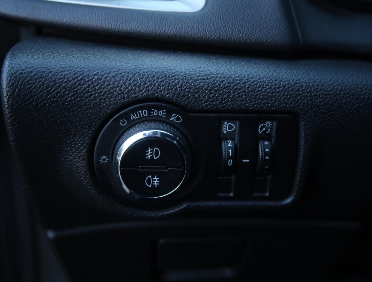 2011 Opel ASTRA - 20