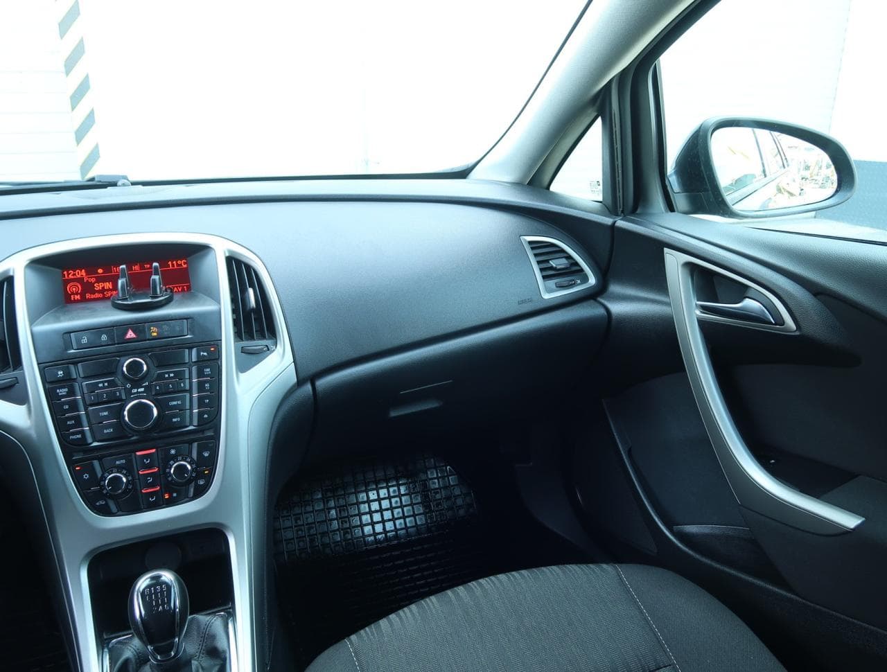 2011 Opel ASTRA - 11