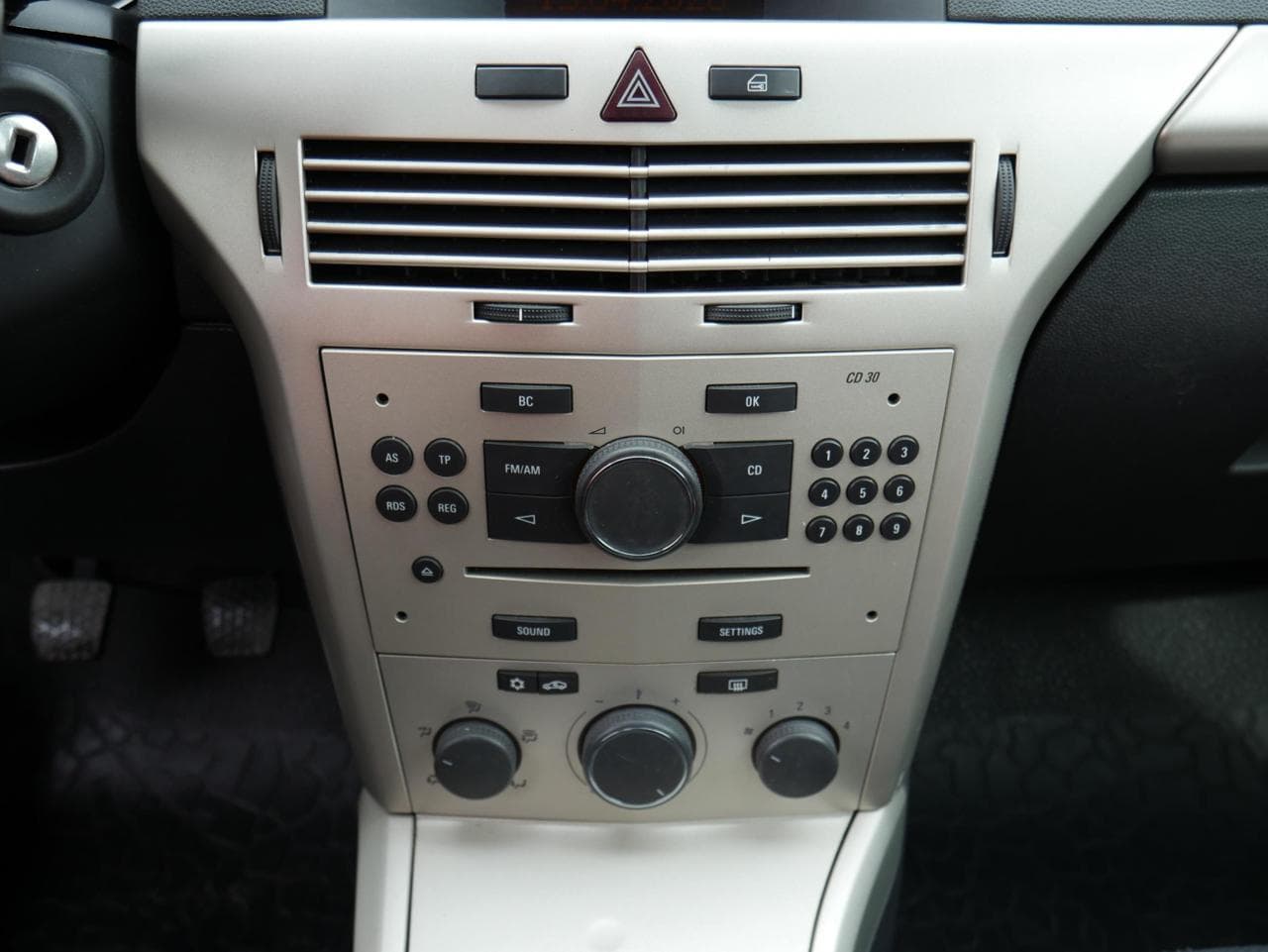 2007 Opel ASTRA - 22