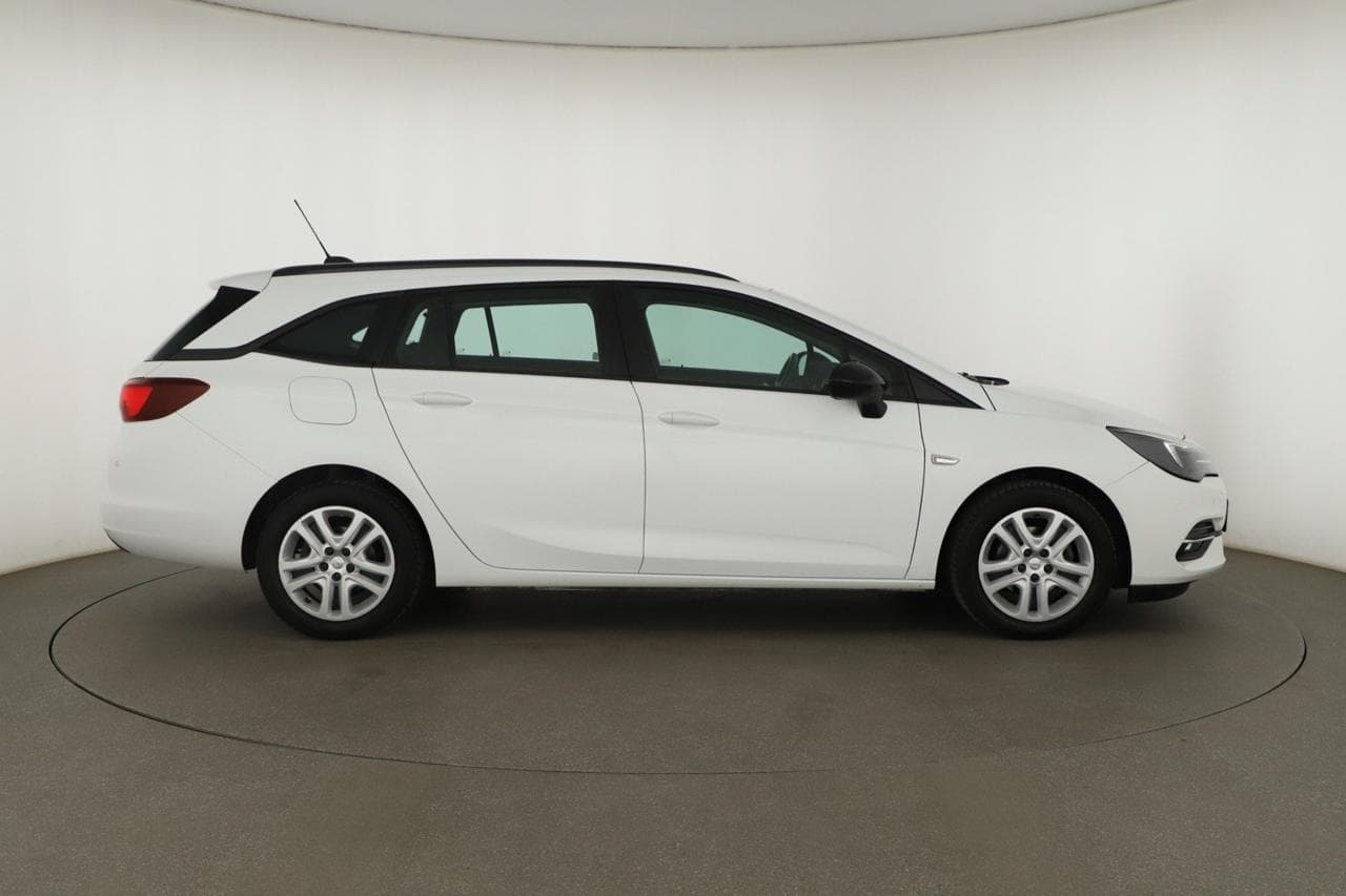 2022 Opel ASTRA - 10