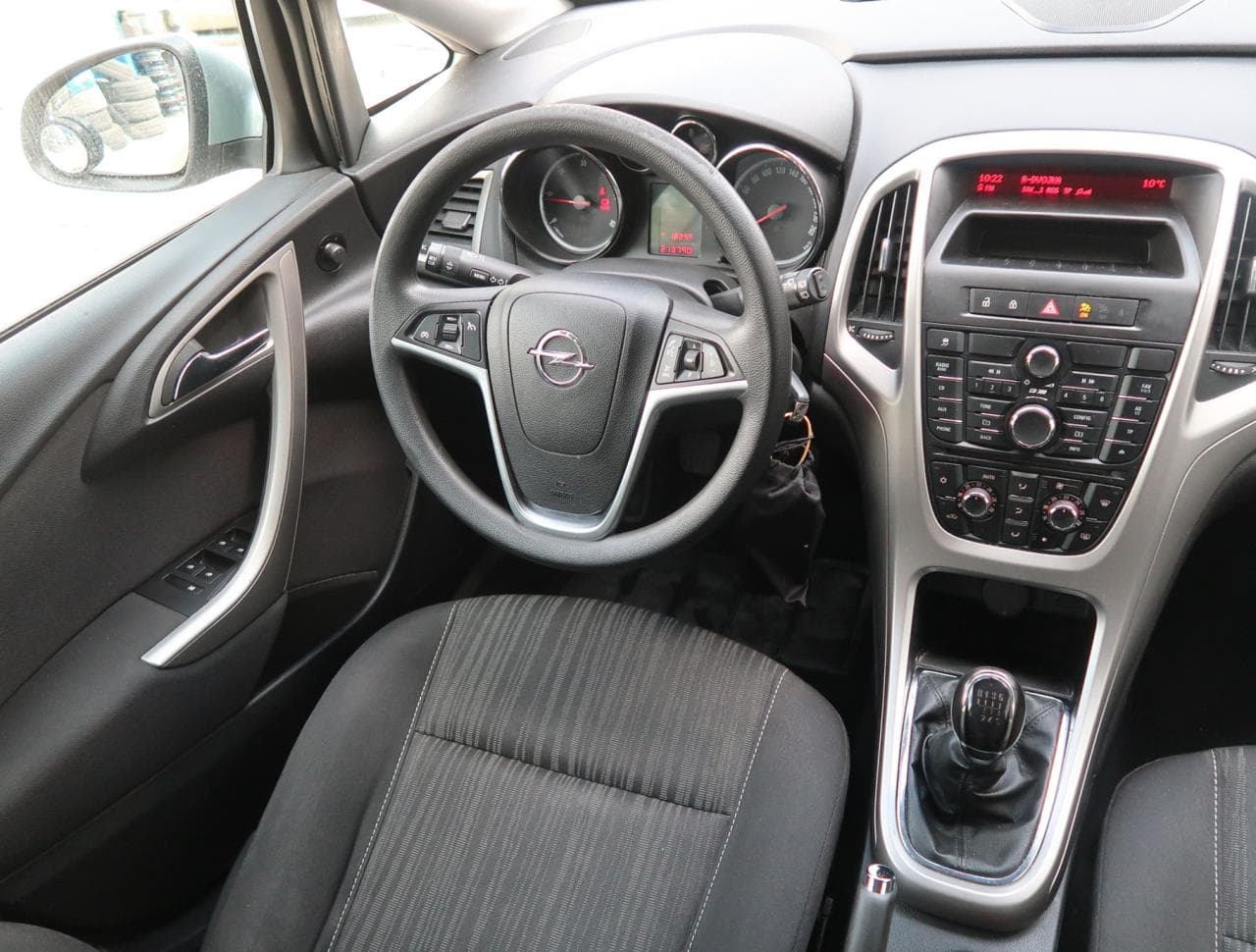 2011 Opel ASTRA - 9