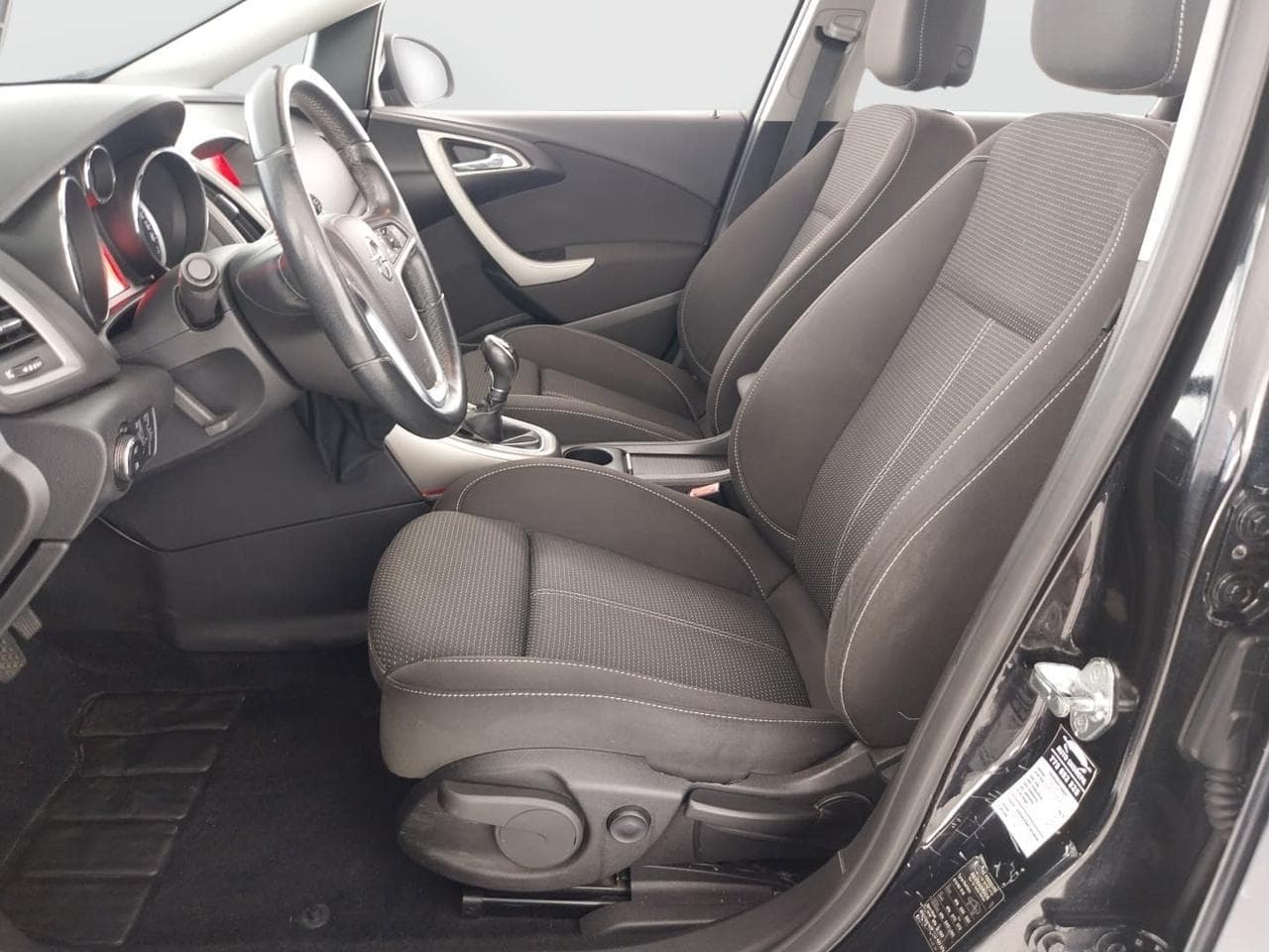 2011 Opel ASTRA - 16