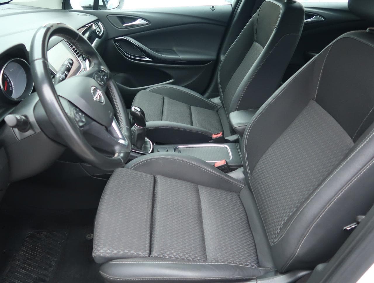 2019 Opel ASTRA - 16