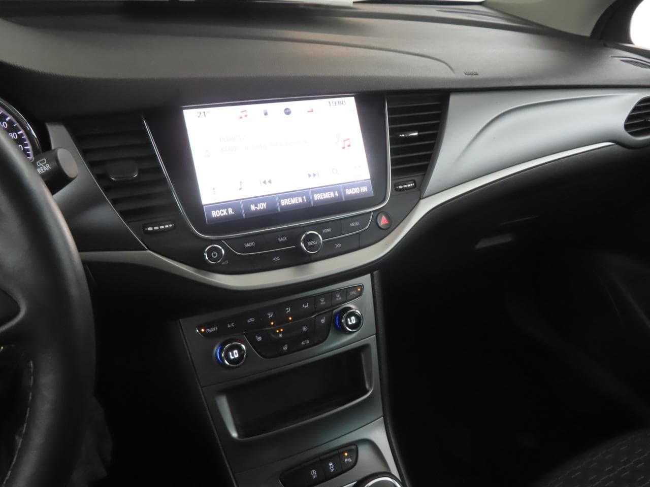 2019 Opel ASTRA - 18