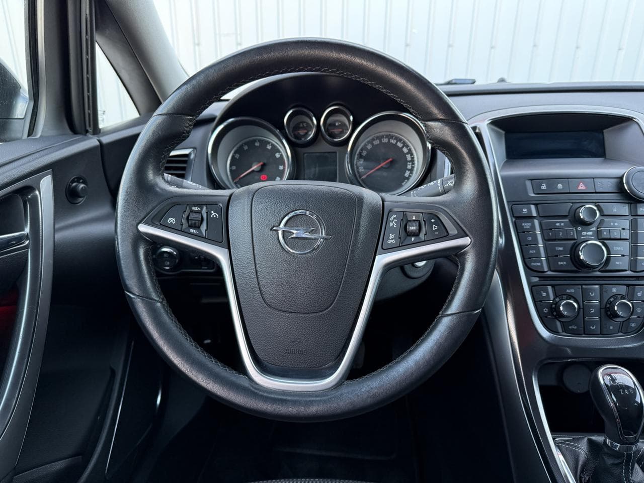 2011 Opel ASTRA - 12