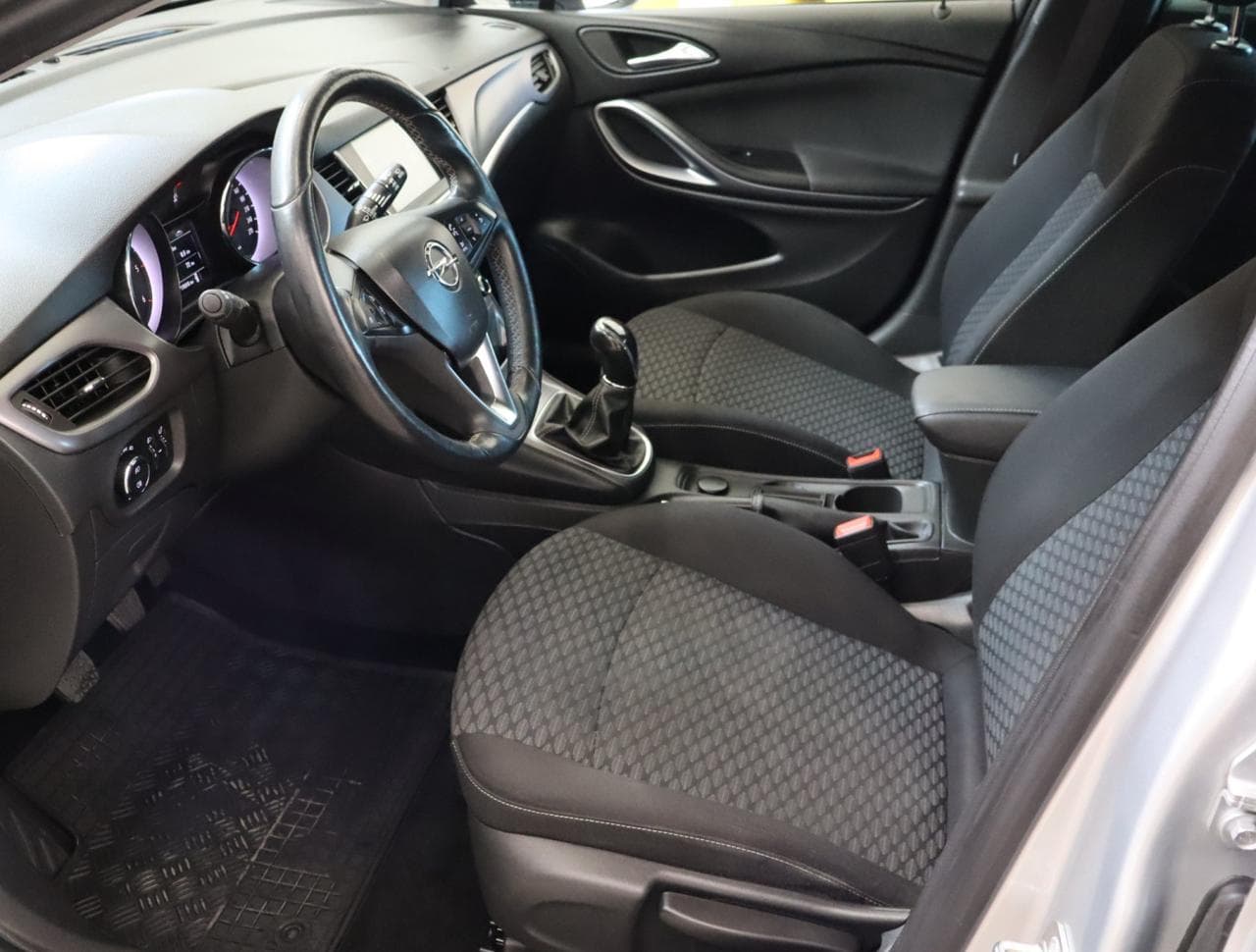 2017 Opel ASTRA - 16