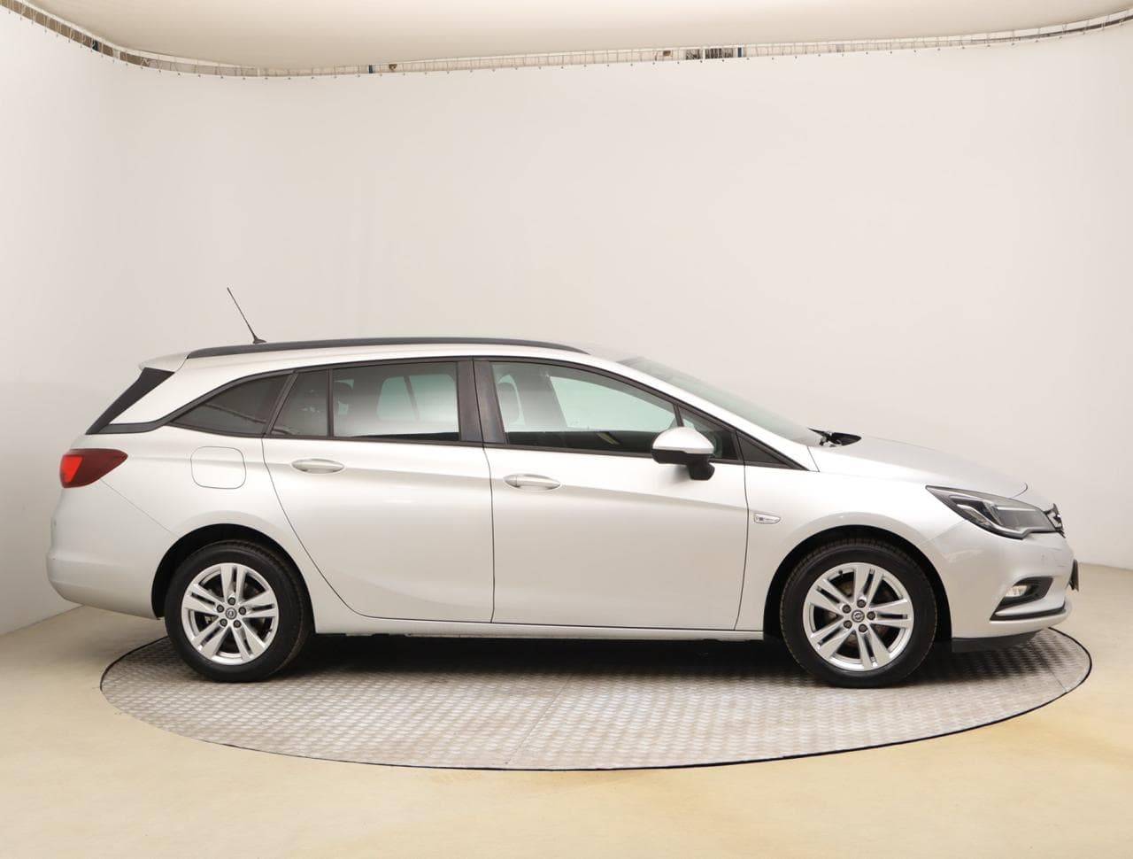 2017 Opel ASTRA - 8