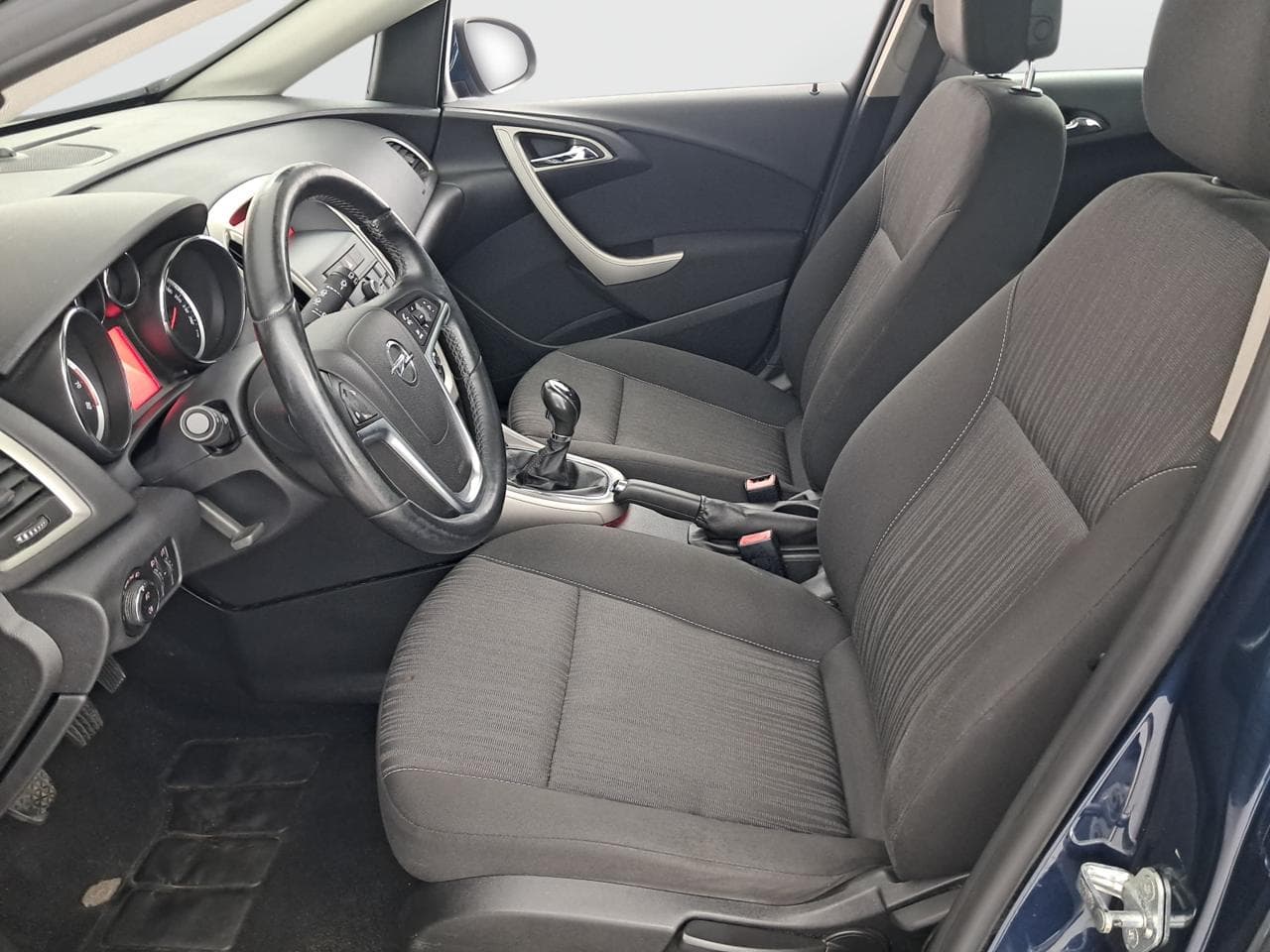 2011 Opel ASTRA - 16