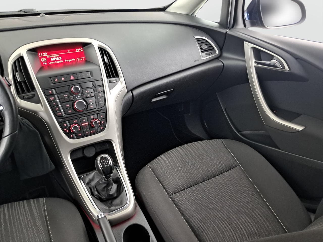 2011 Opel ASTRA - 11