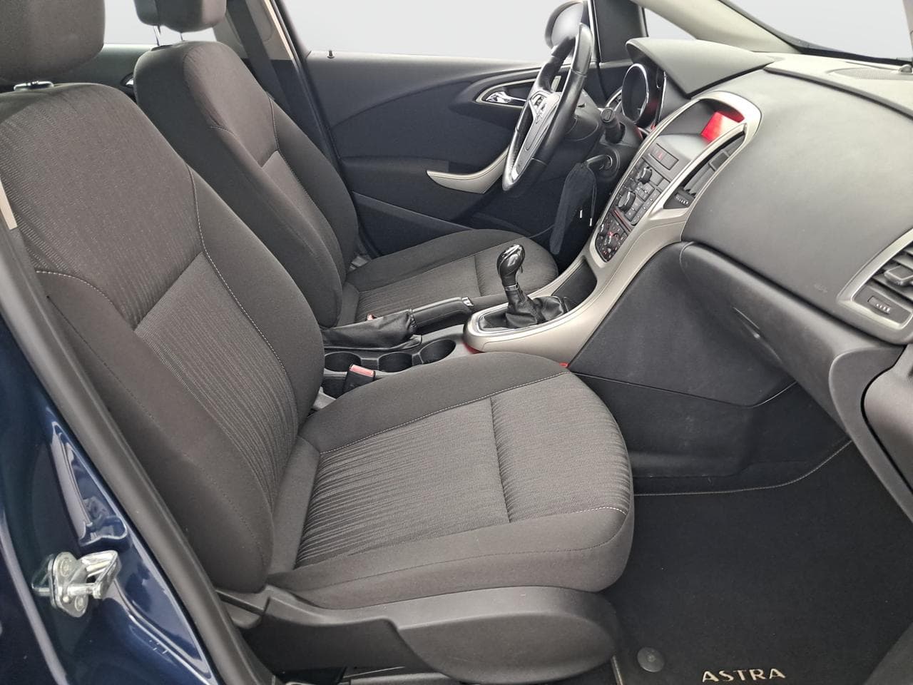 2011 Opel ASTRA - 12