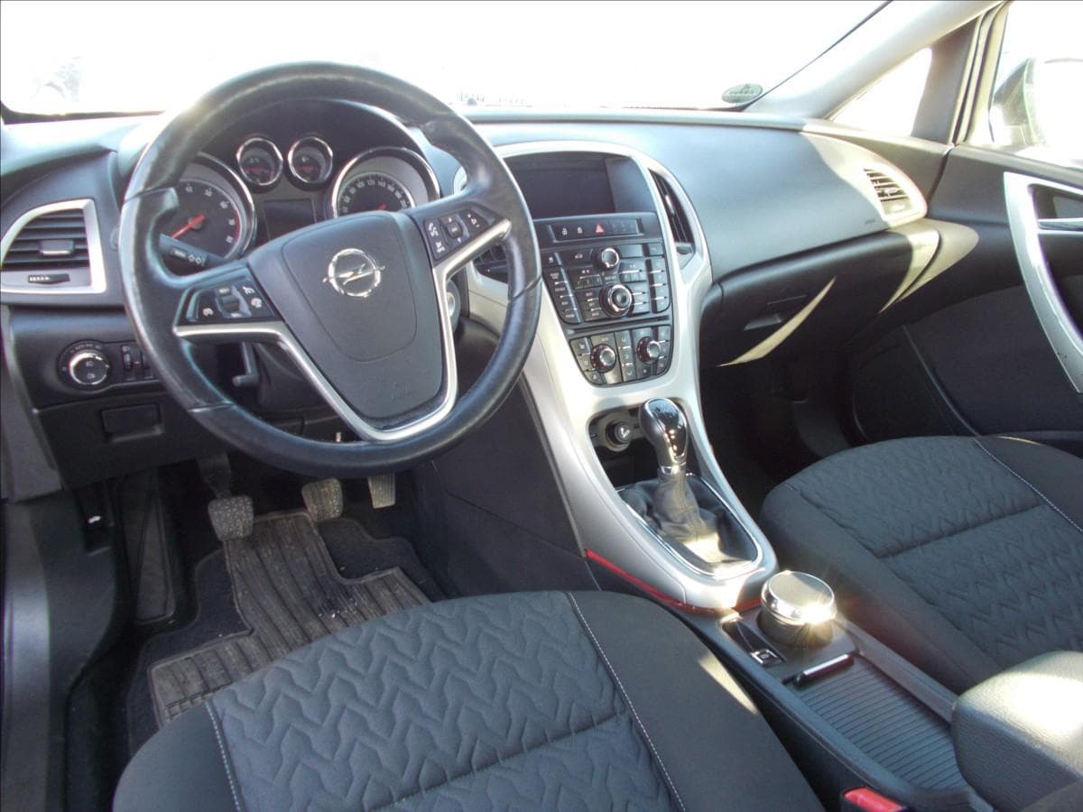 2013 Opel ASTRA - 18