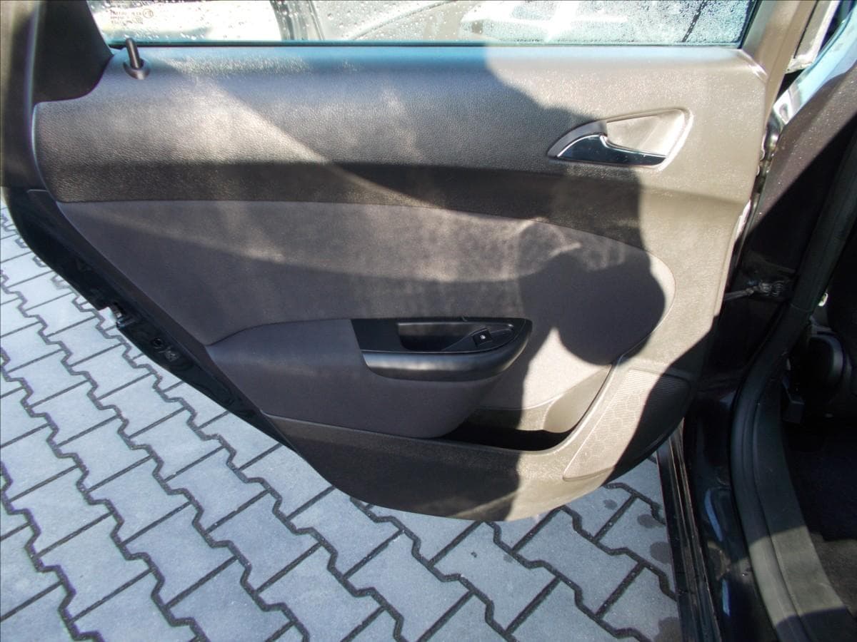 2013 Opel ASTRA - 19