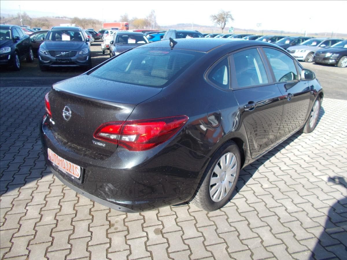 2013 Opel ASTRA - 11