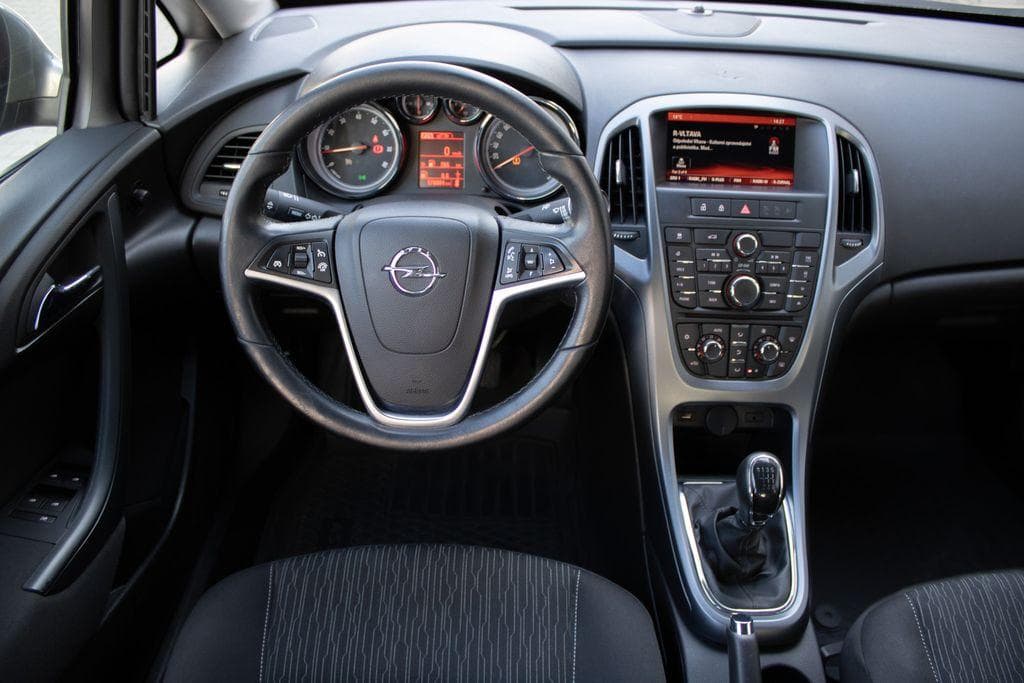 Opel ASTRA - 9