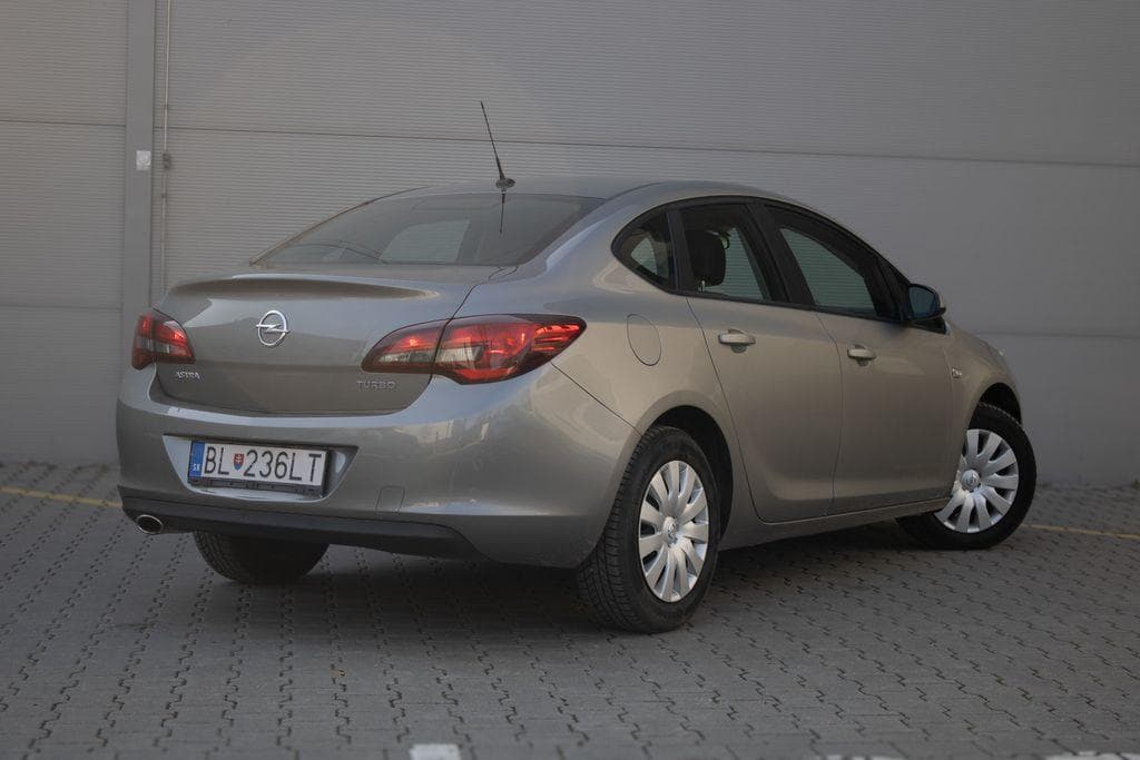 Opel ASTRA - 5