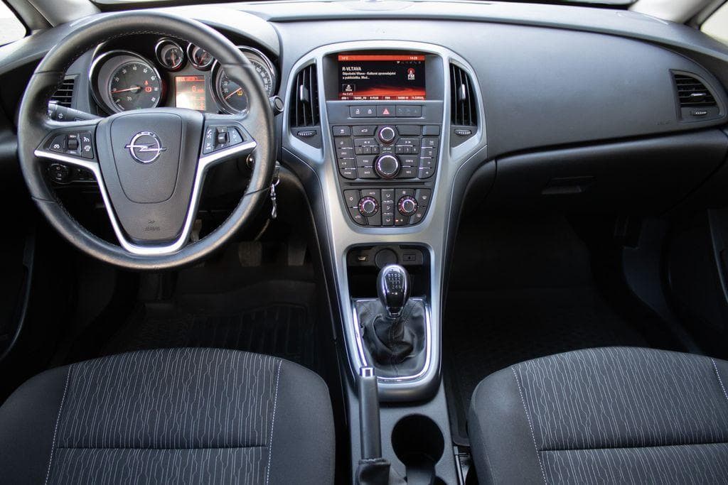 Opel ASTRA - 10