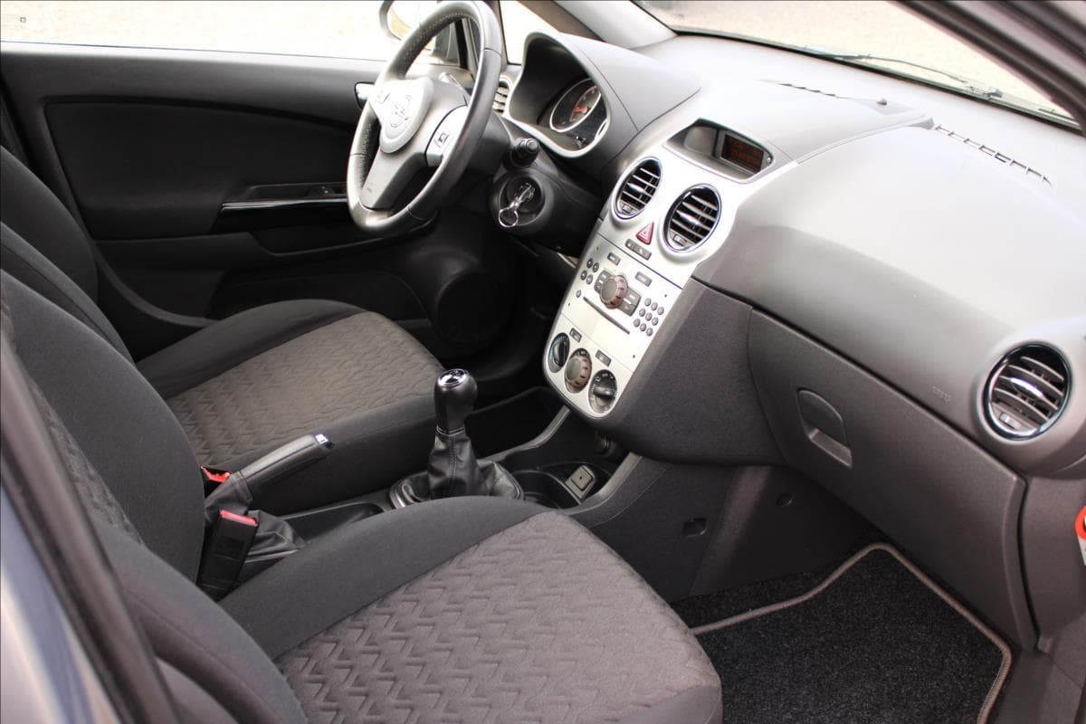 2013 Opel CORSA - 16