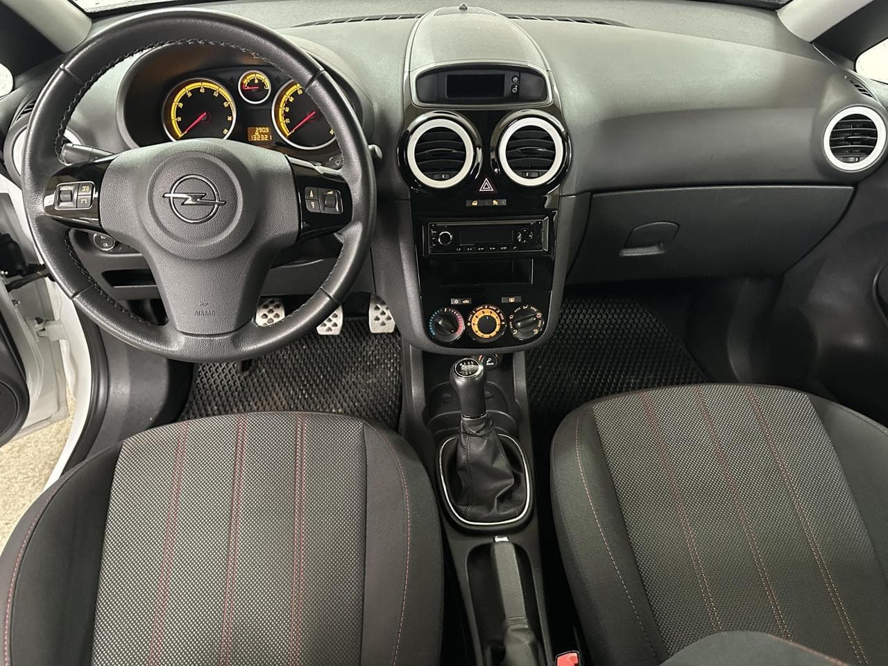 2010 Opel CORSA - 8