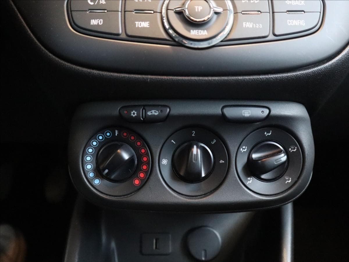 2015 Opel Corsa - 17