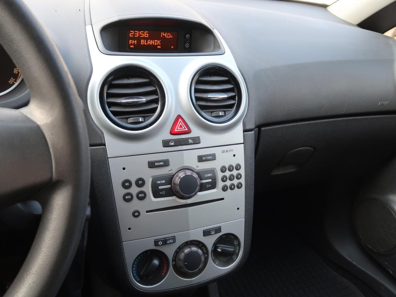 2011 Opel Corsa - 18