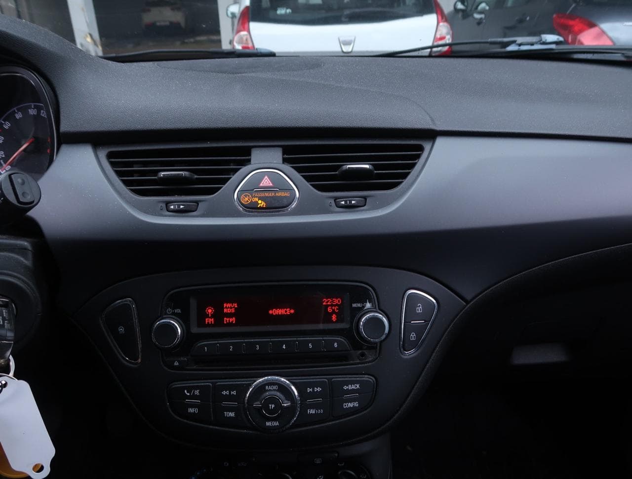 2015 Opel CORSA - 18