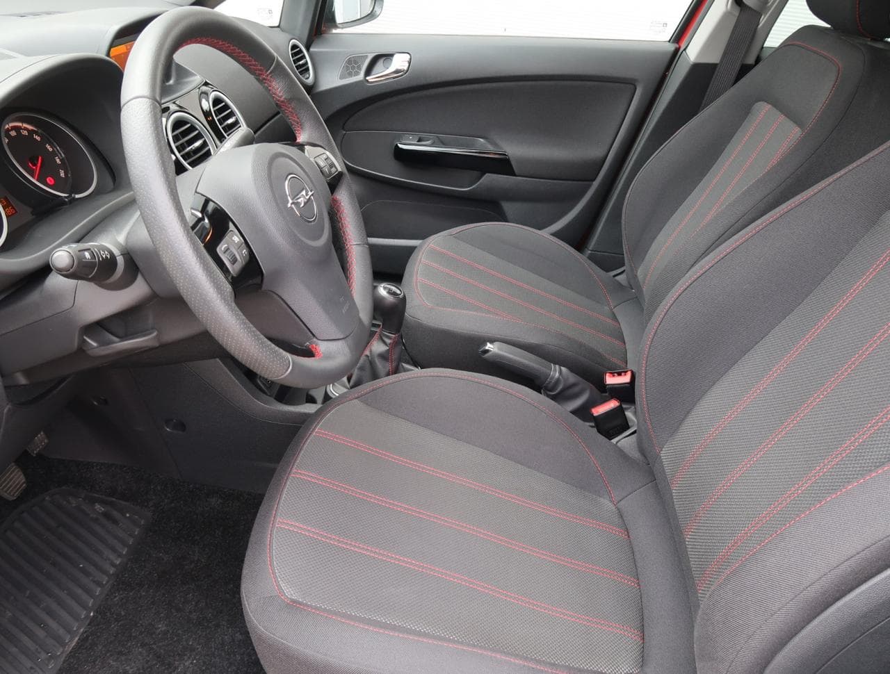 2013 Opel CORSA - 16