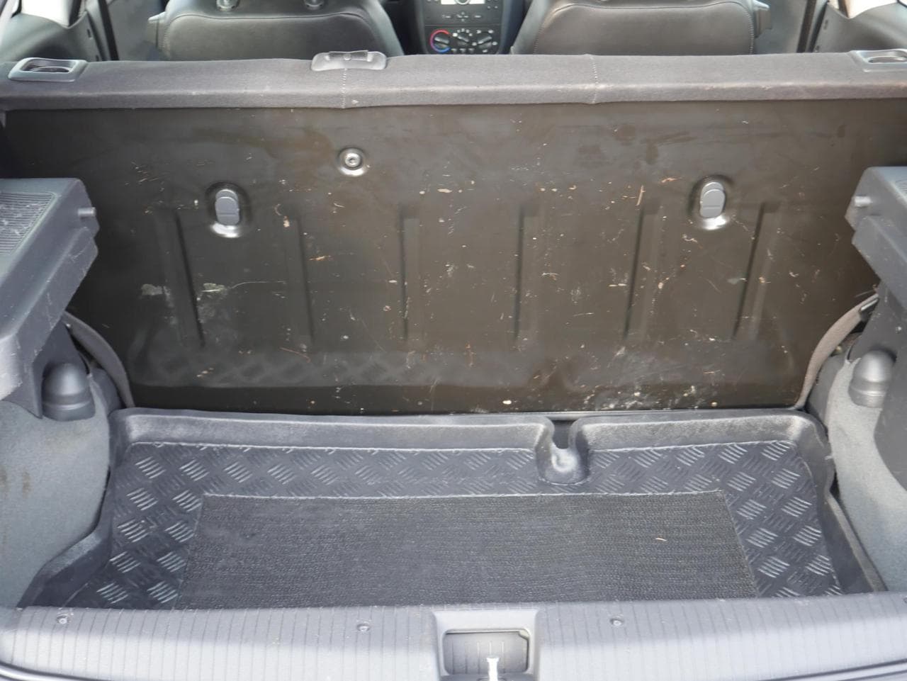 2005 Opel CORSA - 12